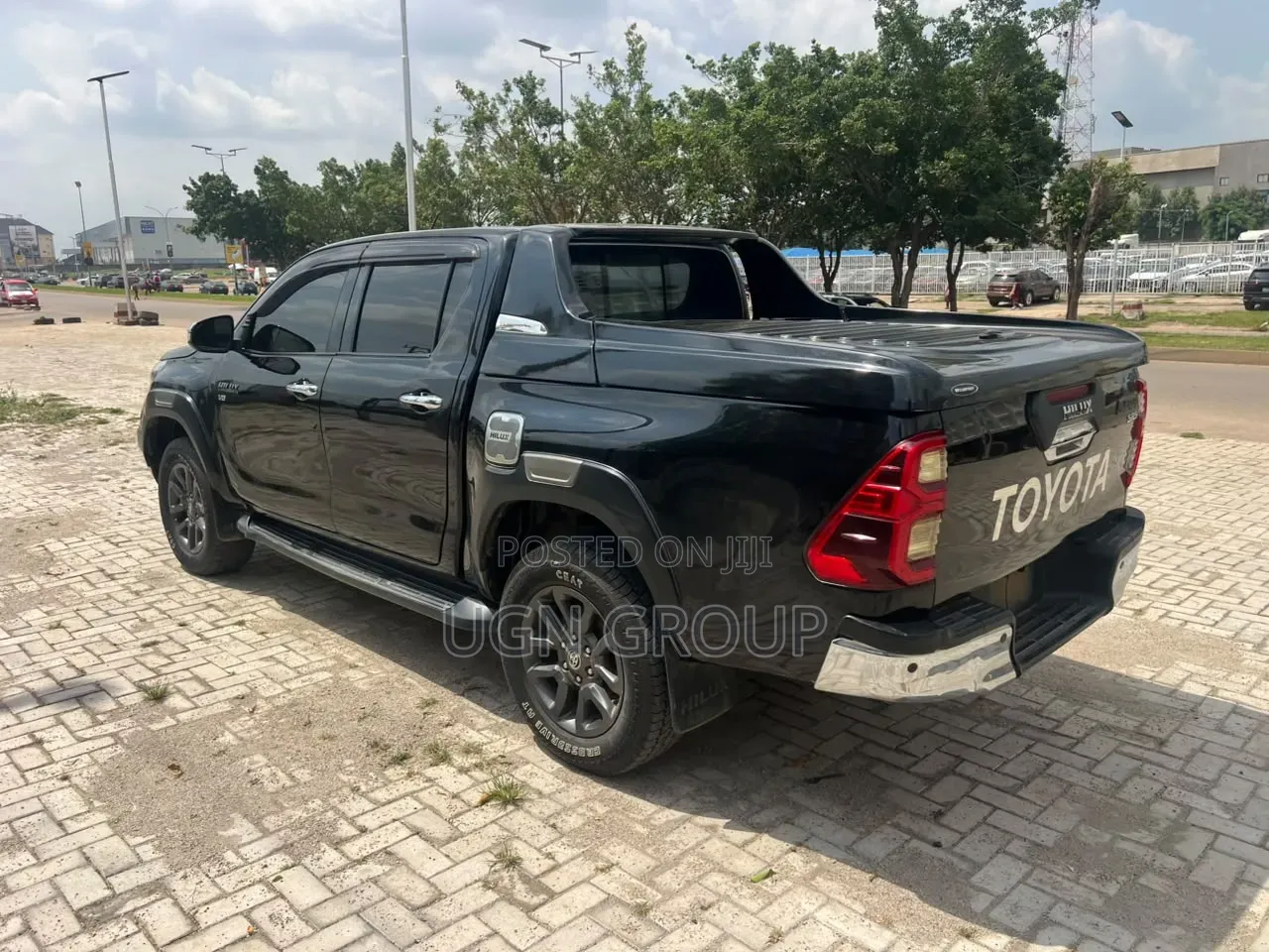 Toyota Hilux 2021 Black