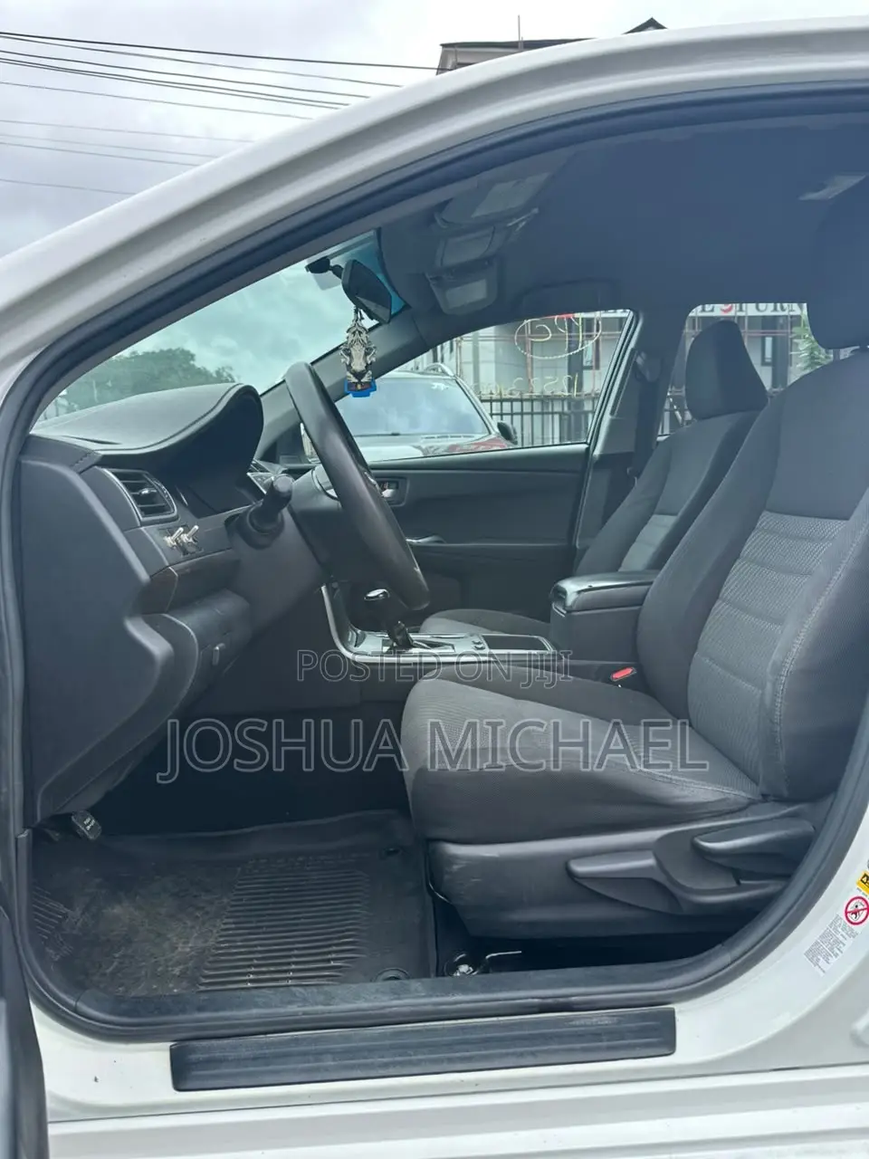 Toyota Camry LE 4dr Sedan (2.5L 4cyl 6A) 2016 White