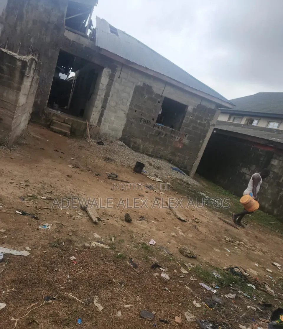 Furnished Mini Flat in Igando / Ikotun/Igando for sale