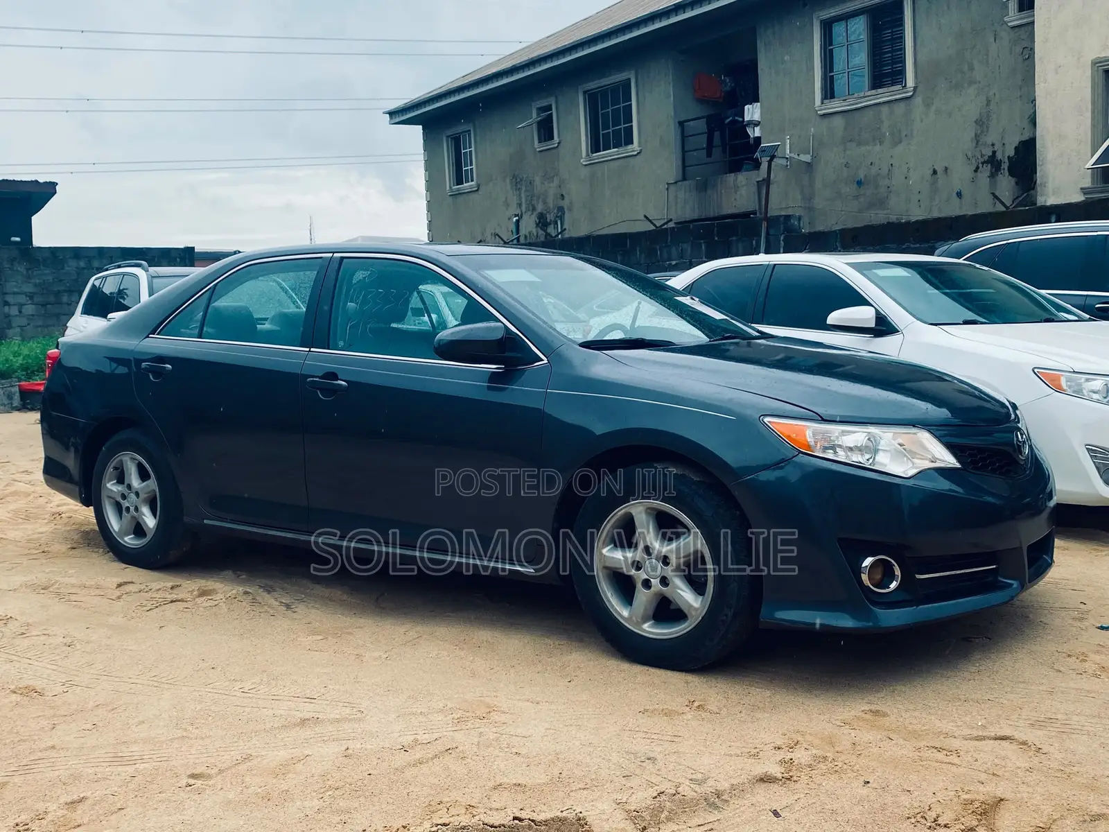 Toyota Camry L 4dr Sedan (2.5L 4cyl 6A) 2013 Gray