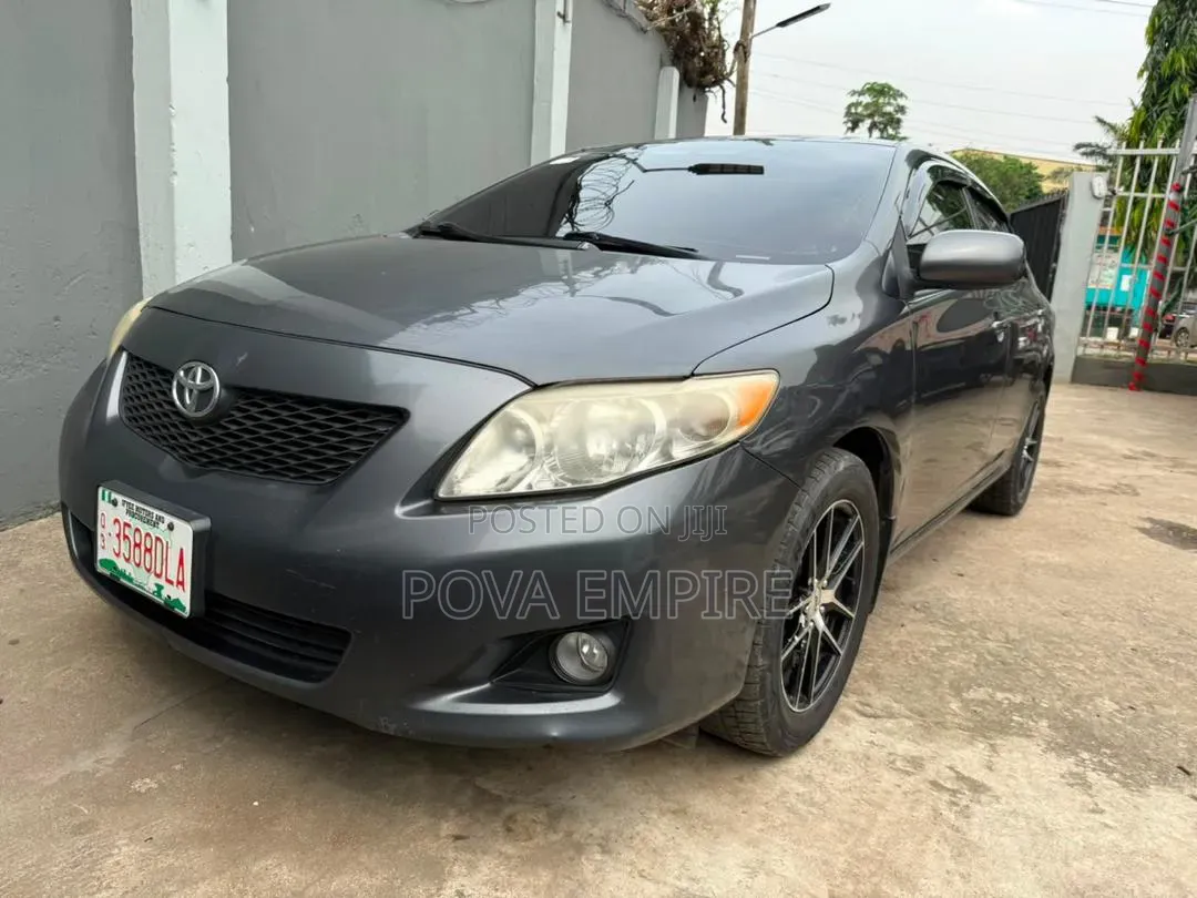 Toyota Corolla LE 4dr Sedan (1.8L 4cyl 4A) 2010 Gray