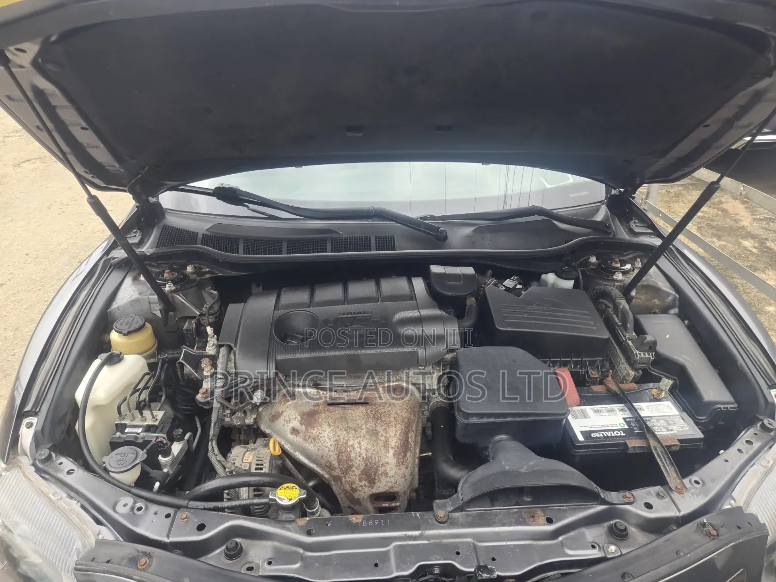 Toyota Camry SE 4dr Sedan (2.5L 4cyl 6A) 2011 Gray