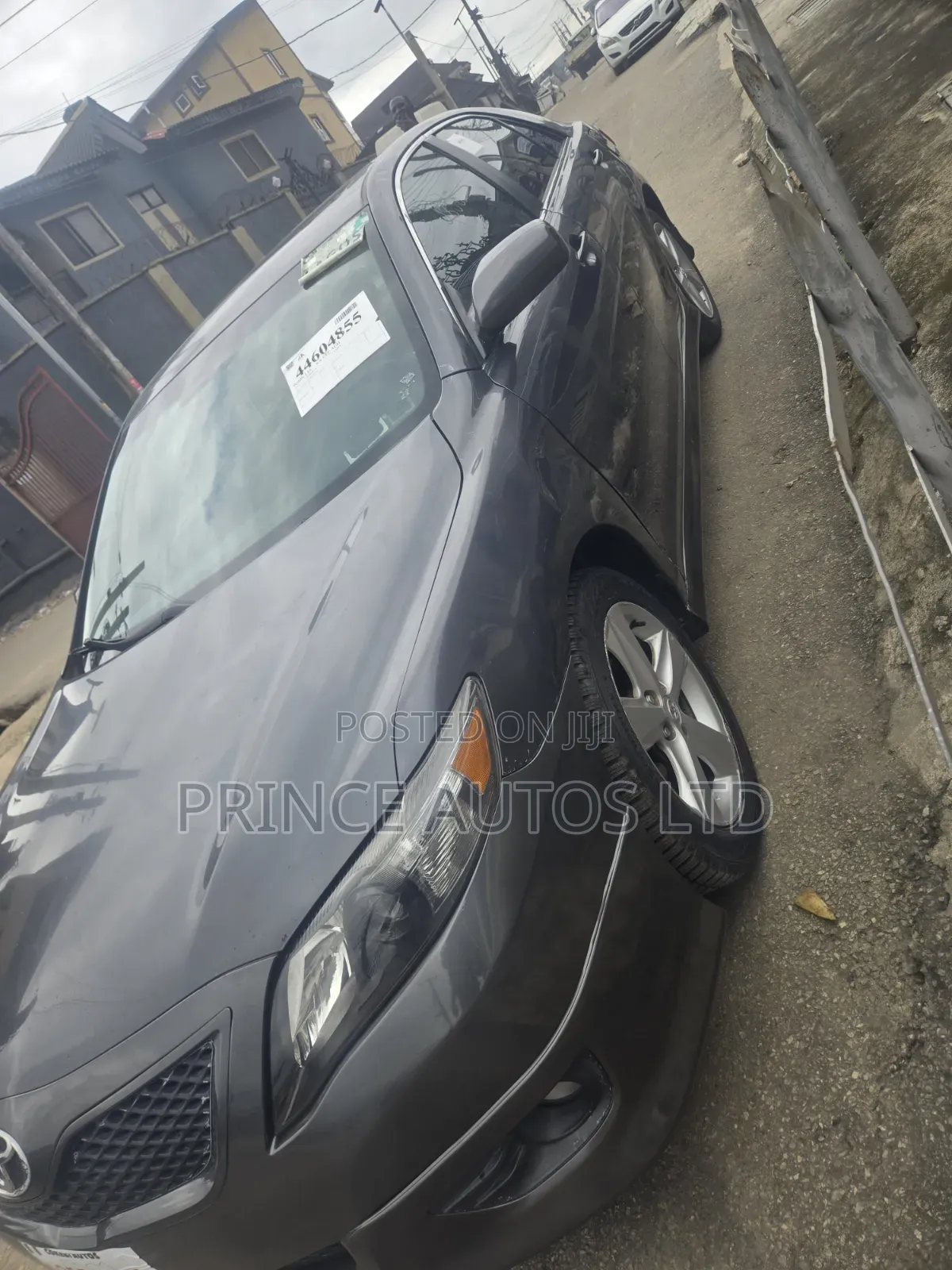 Toyota Camry SE 4dr Sedan (2.5L 4cyl 6A) 2011 Gray