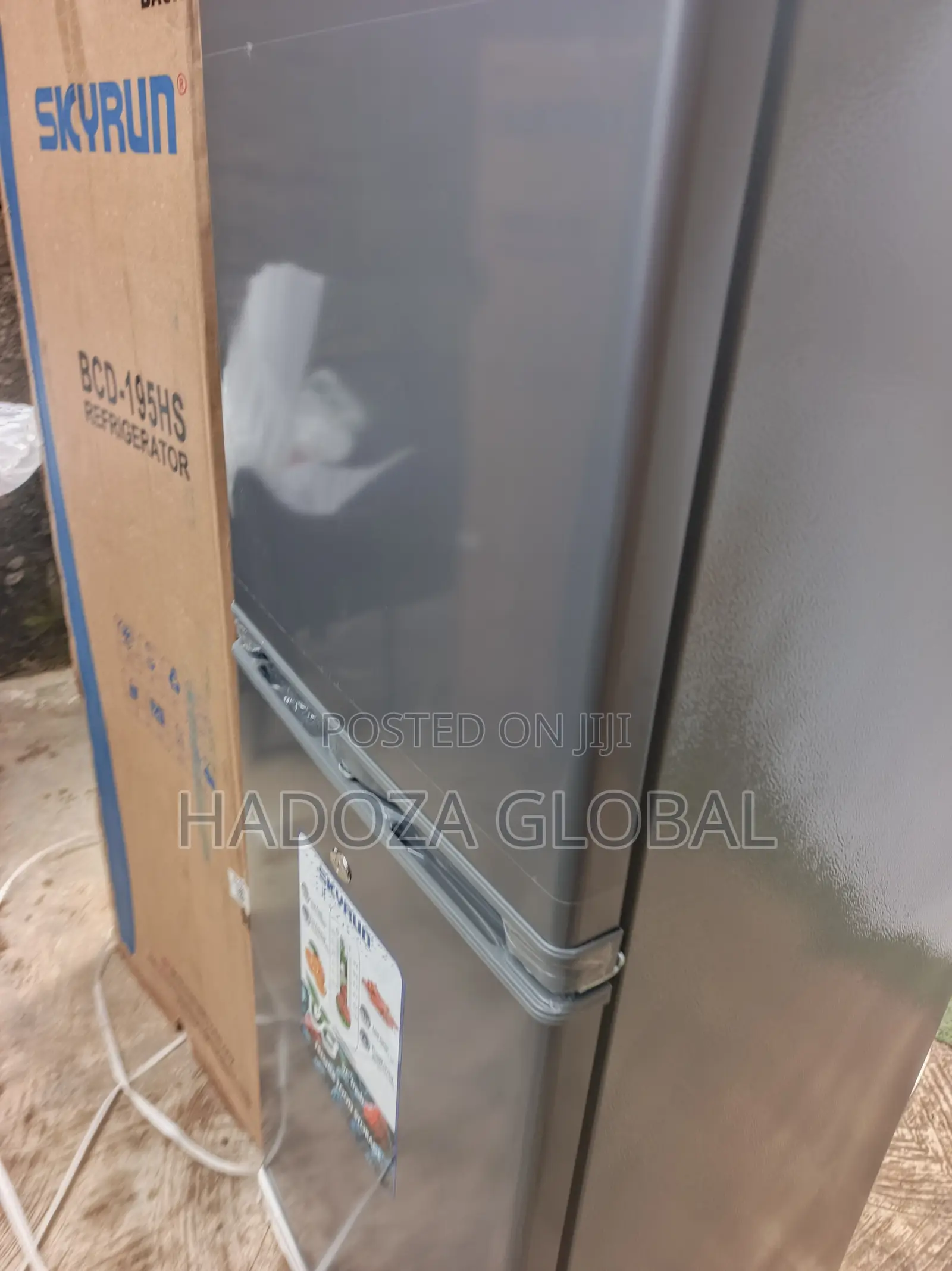 SkyRun BCD-198 Refrigerator – Easy Food and Beverage Cooling