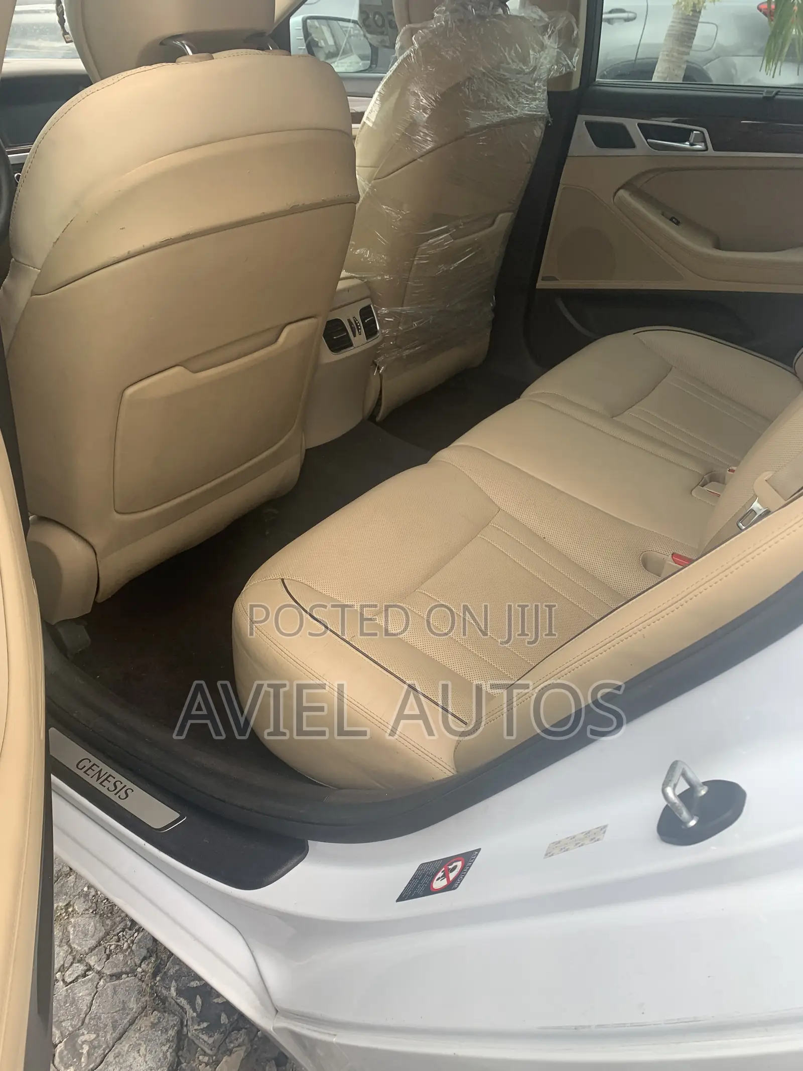 Hyundai Genesis 3.8 4dr Sedan (3.8L 6cyl 8A) 2015 White