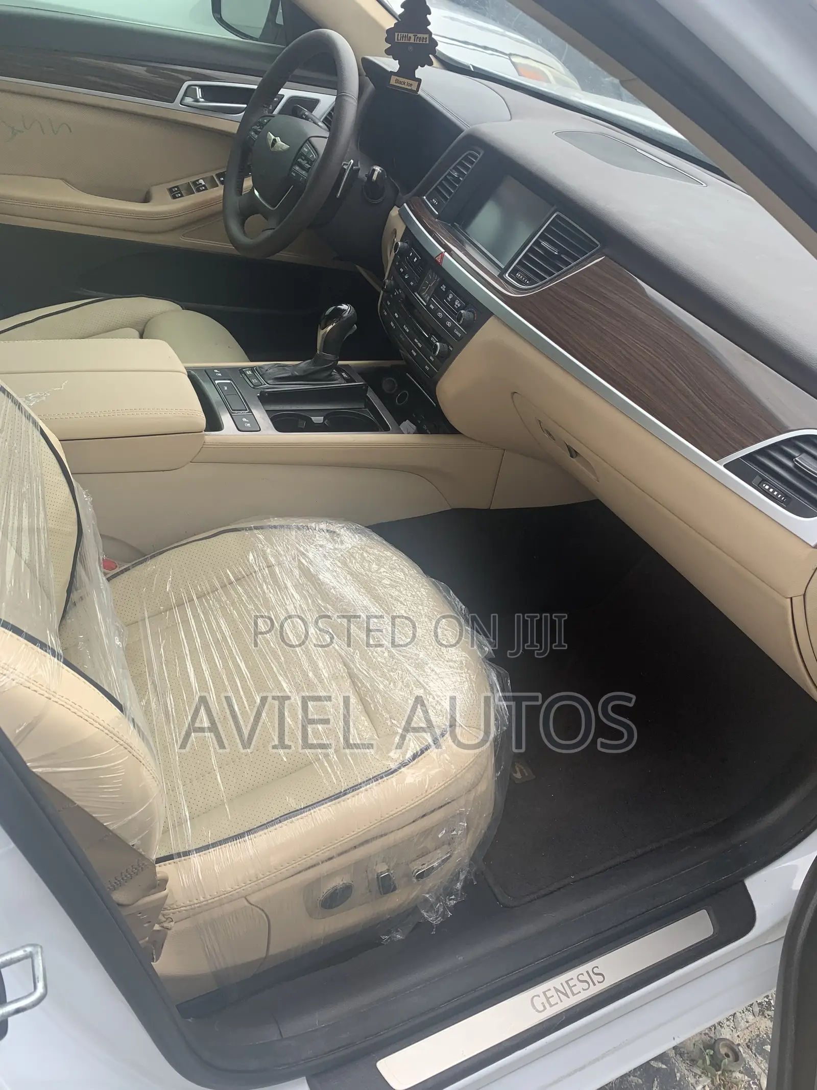 Hyundai Genesis 3.8 4dr Sedan (3.8L 6cyl 8A) 2015 White