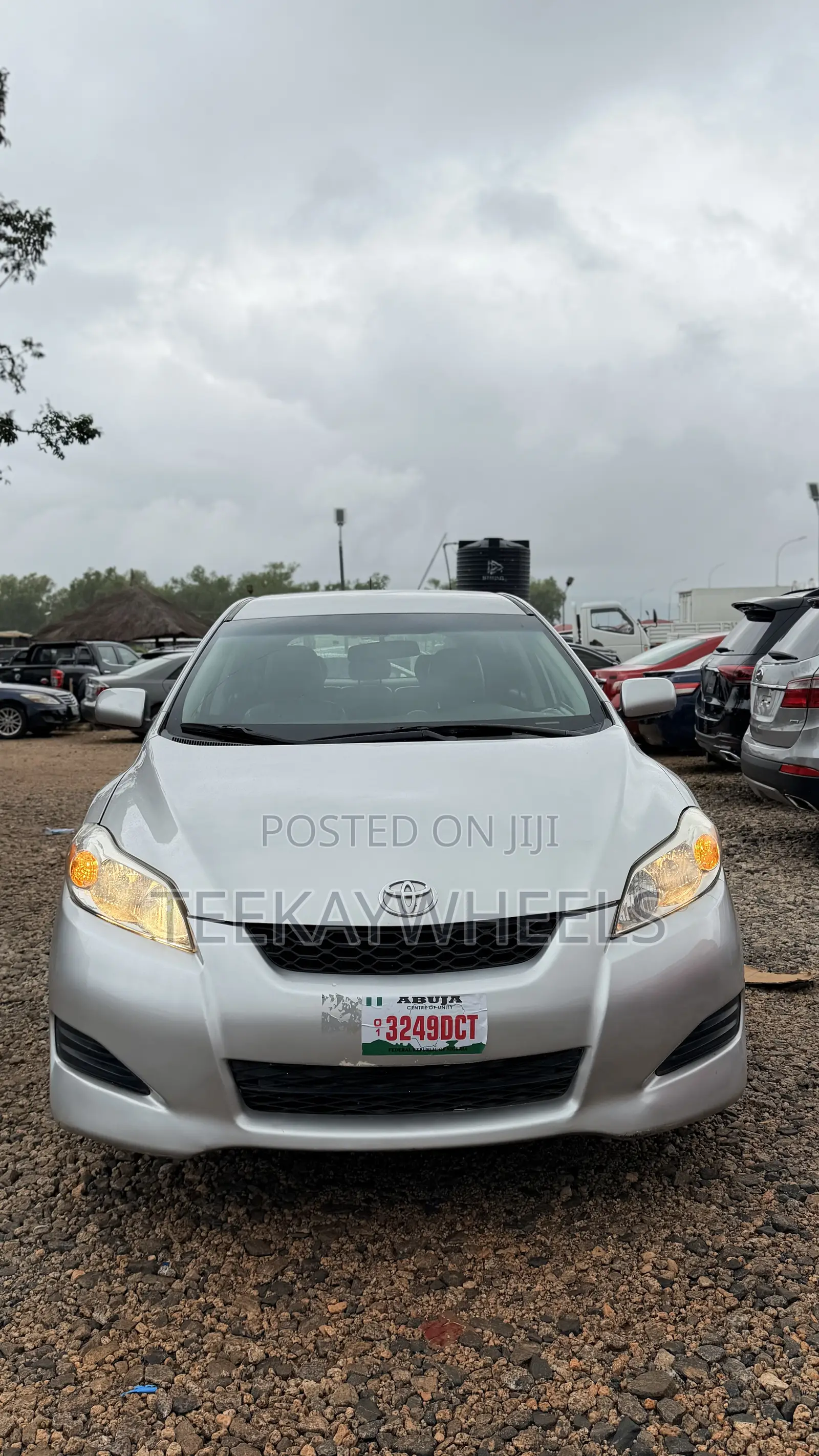 Toyota Matrix Hatchback FWD (1.8L 4cyl 5M) 2009 Silver