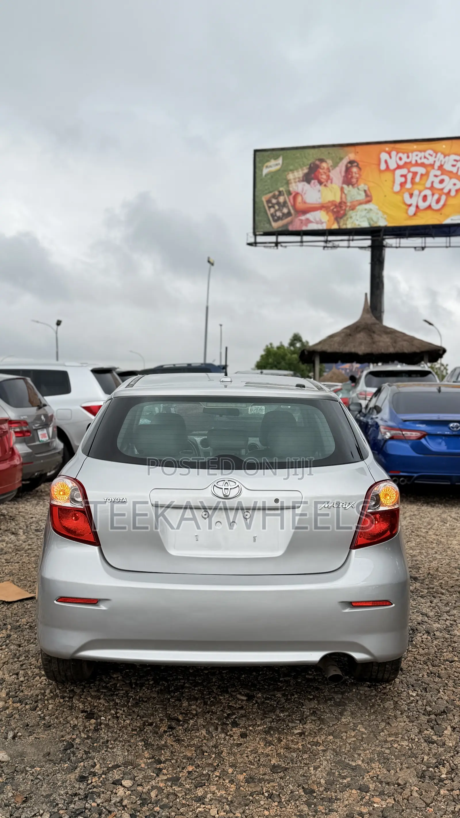 Toyota Matrix Hatchback FWD (1.8L 4cyl 5M) 2009 Silver