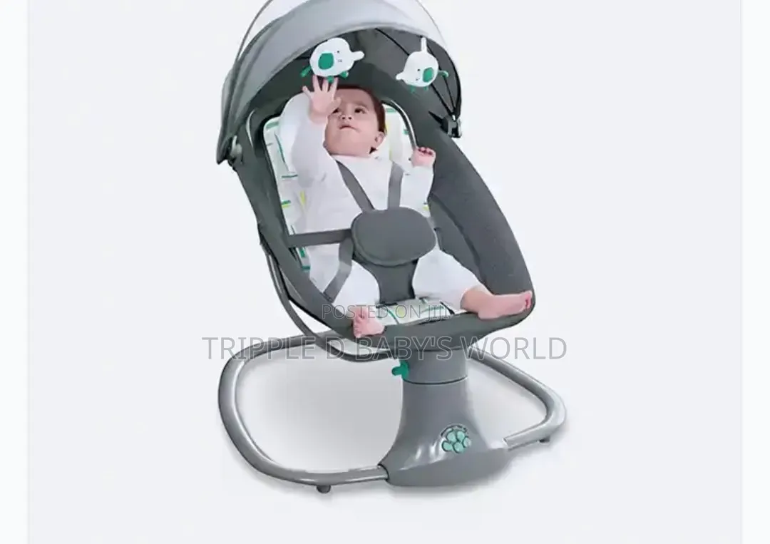 Mastela 3- In-1 Deluxe Multifunctional Bassinet /Swing