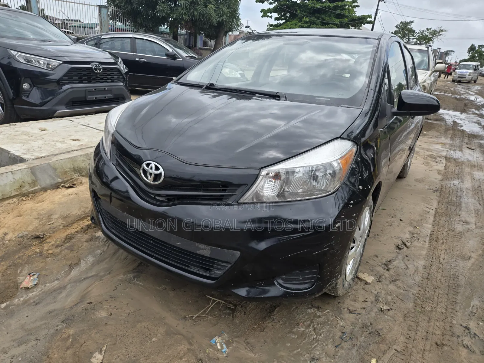 Toyota Yaris 2013 Black