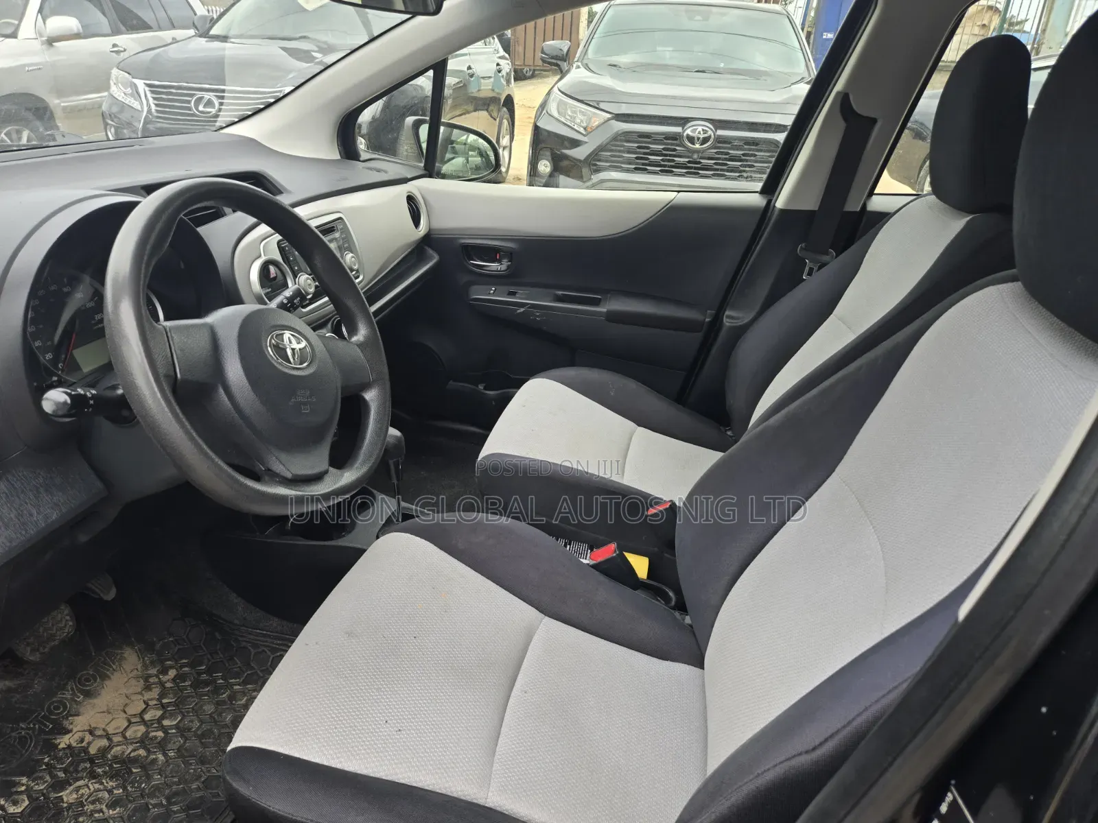 Toyota Yaris 2013 Black