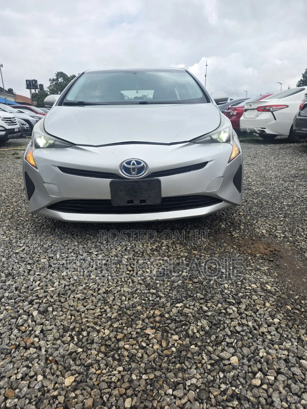 Toyota Prius 4dr Hatchback (1.8L 4cyl gas/electric hybrid CVT) 2016