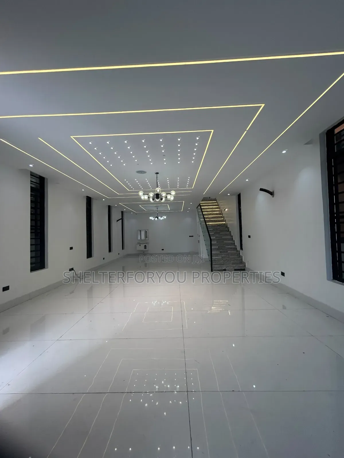 5bdrm Duplex in Ikota for sale