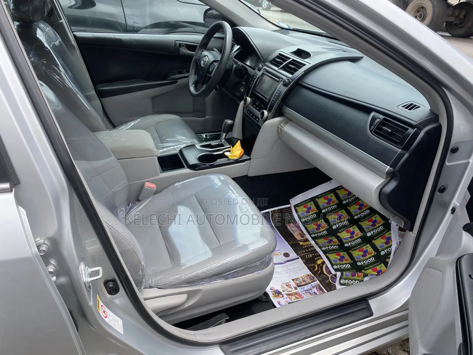 Toyota Camry LE 4dr Sedan (2.5L 4cyl 6A) 2012 Silver
