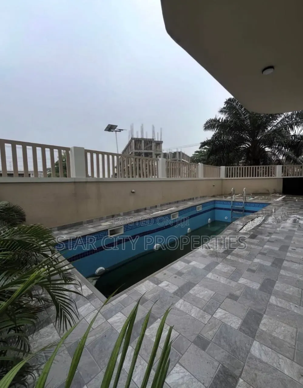 3bdrm Apartment in Lekki Phase 1 for sale