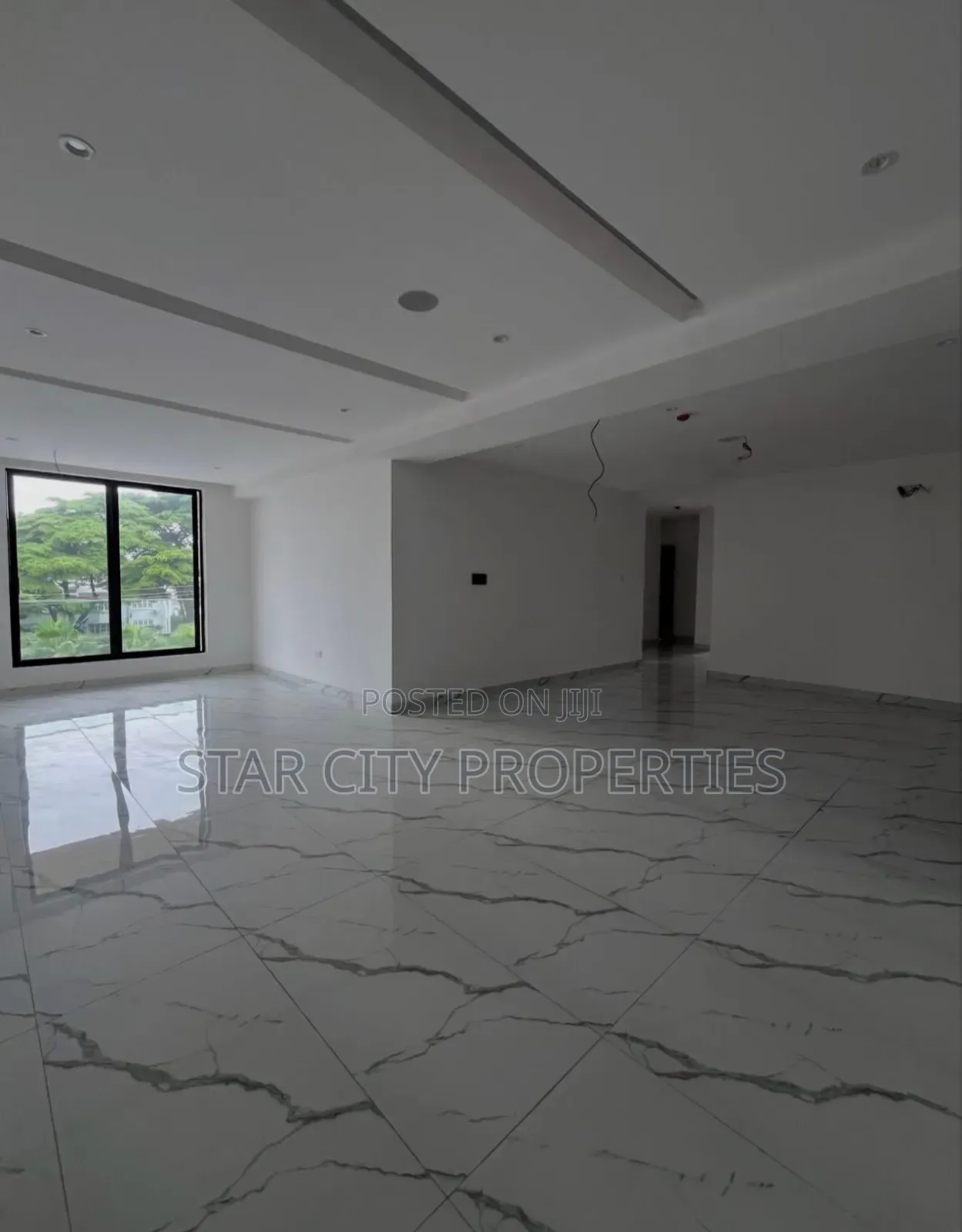 3bdrm Apartment in Lekki Phase 1 for sale
