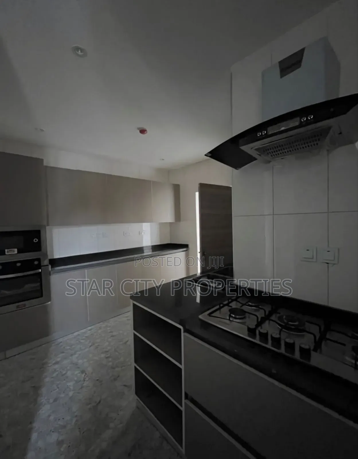 3bdrm Apartment in Lekki Phase 1 for sale