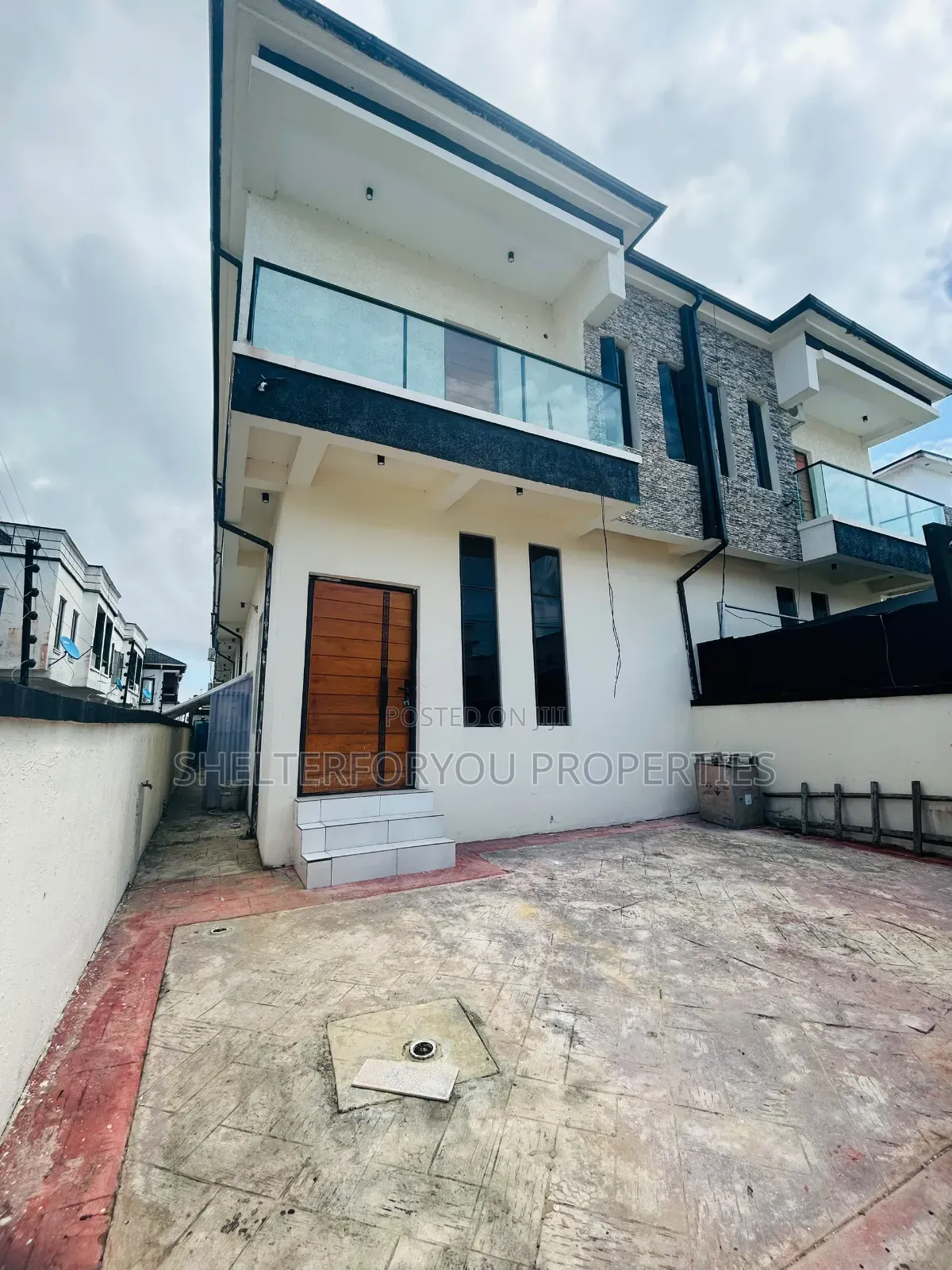 4bdrm Duplex in Ikota for rent