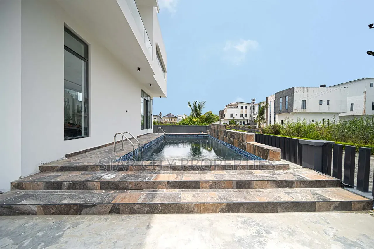5bdrm House in Victory Park Estate, Osapa london for sale
