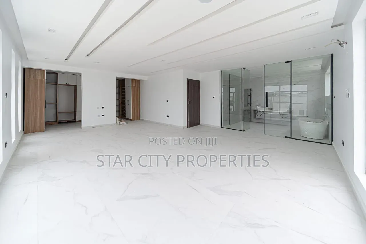 5bdrm House in Victory Park Estate, Osapa london for sale