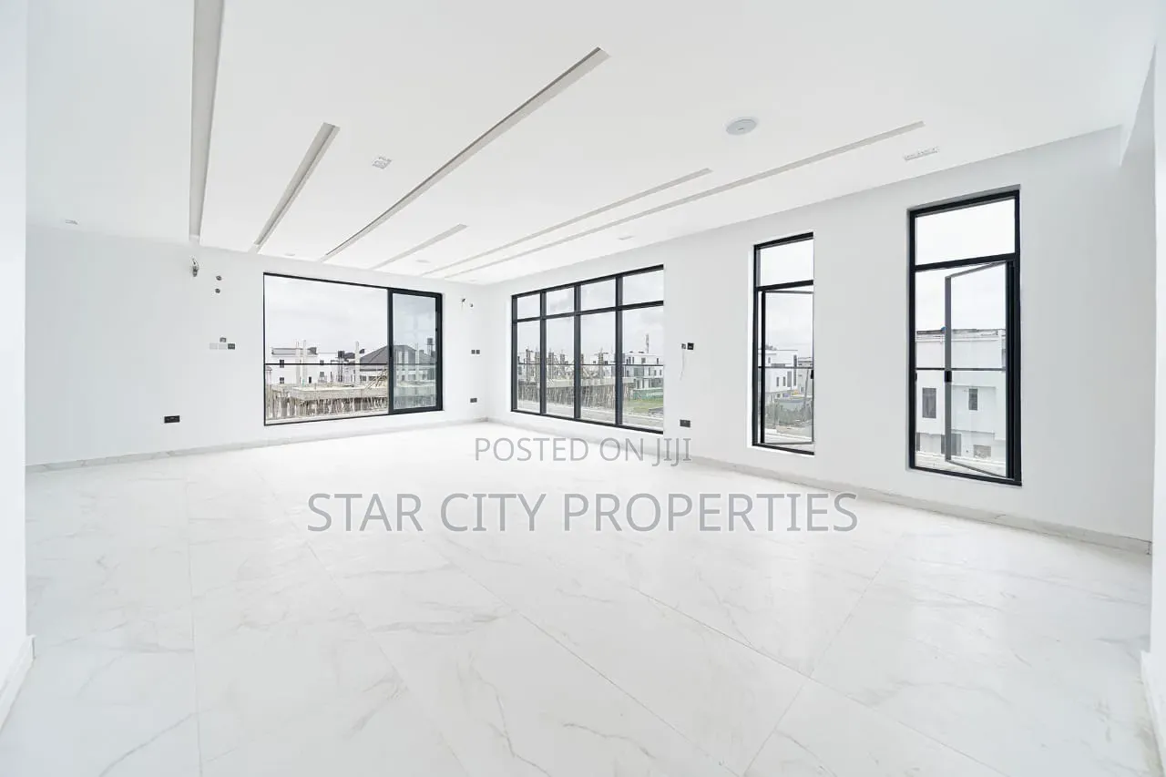 5bdrm House in Victory Park Estate, Osapa london for sale