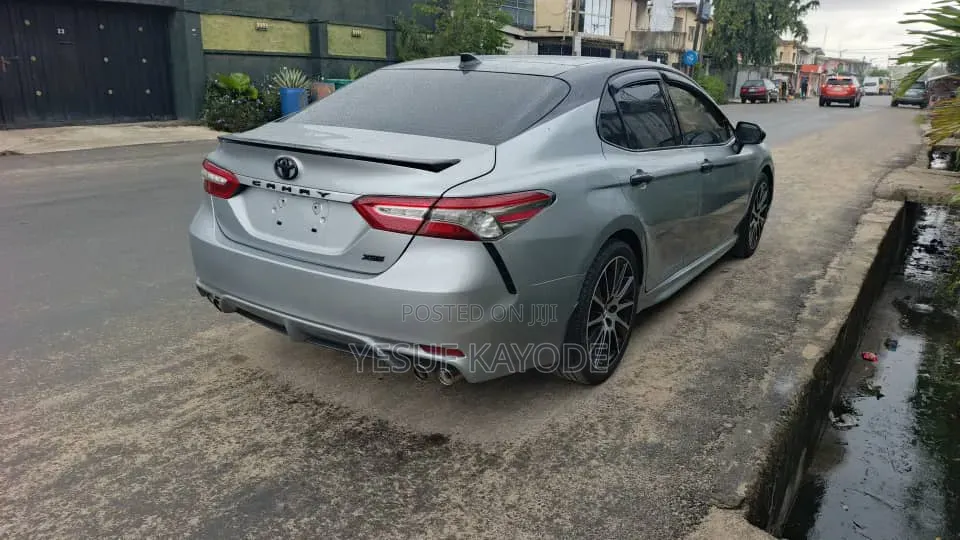 Toyota Camry XSE (2.5L 4cyl 8A) 2019 Silver