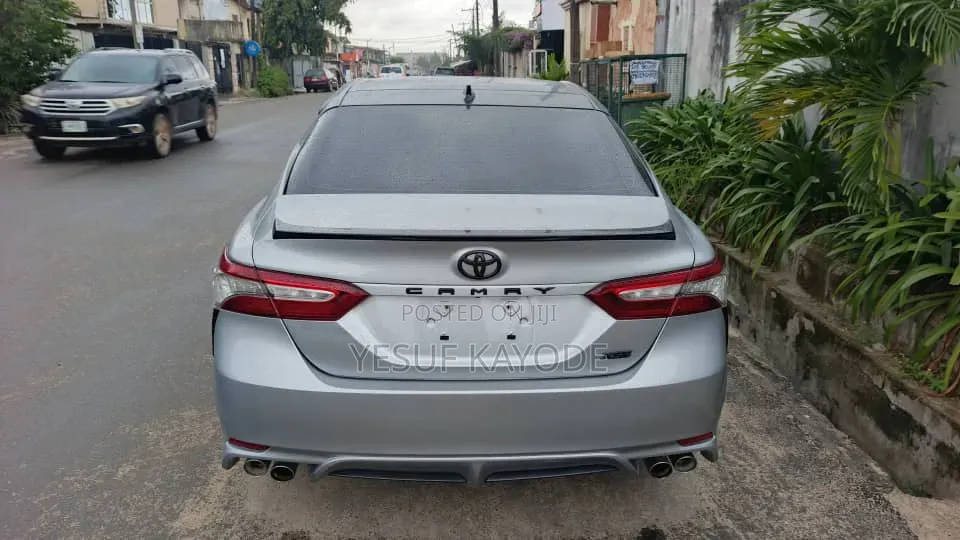 Toyota Camry XSE (2.5L 4cyl 8A) 2019 Silver