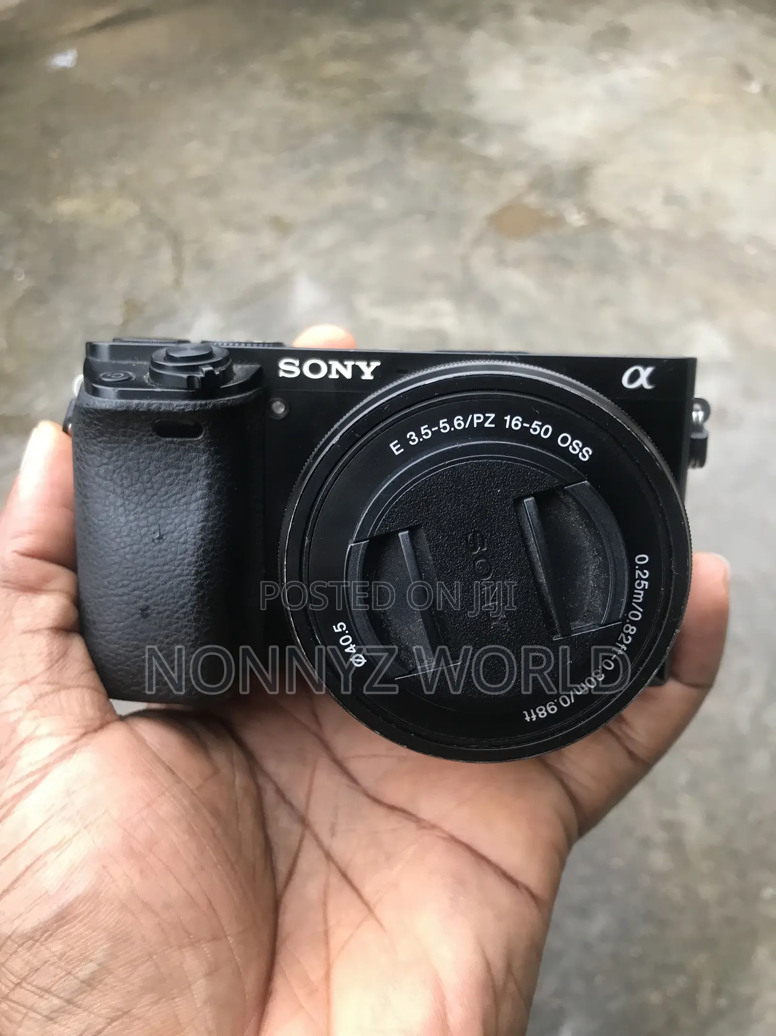 Sony A6000 Camera With 16 - 50mm Kit Lens