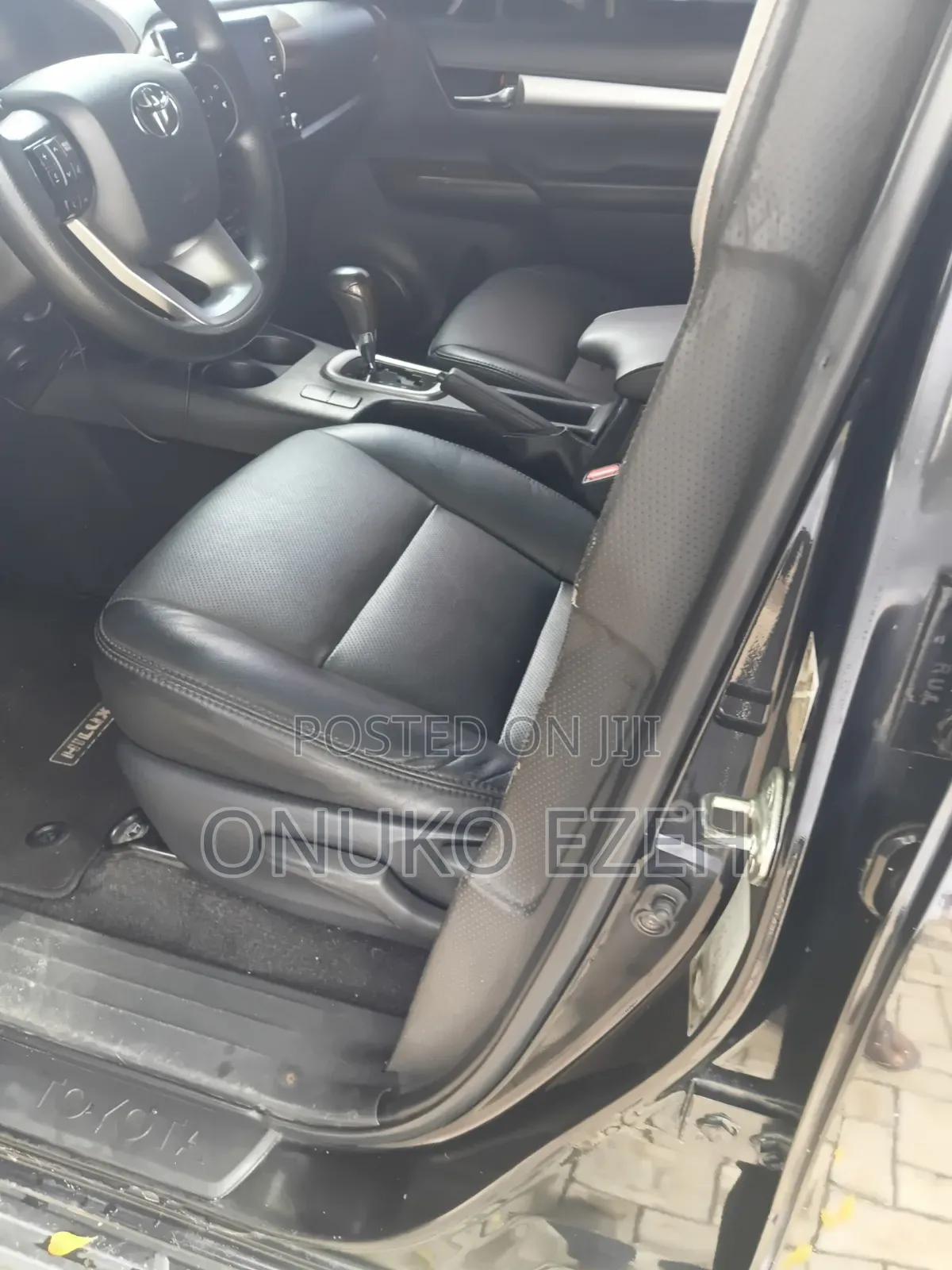 Toyota Hilux 2021 Black