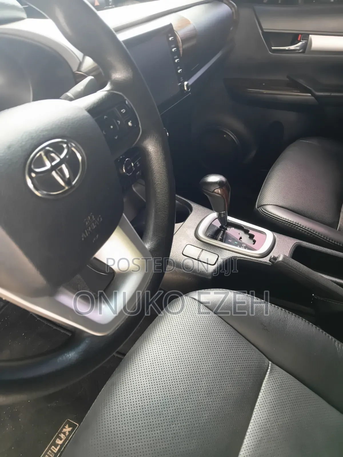 Toyota Hilux 2021 Black