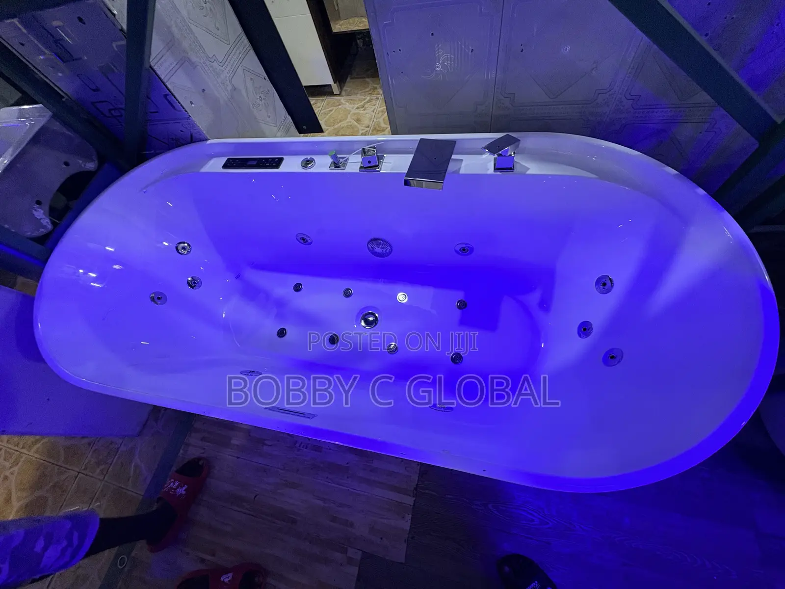 White Luxury Jacuzzi