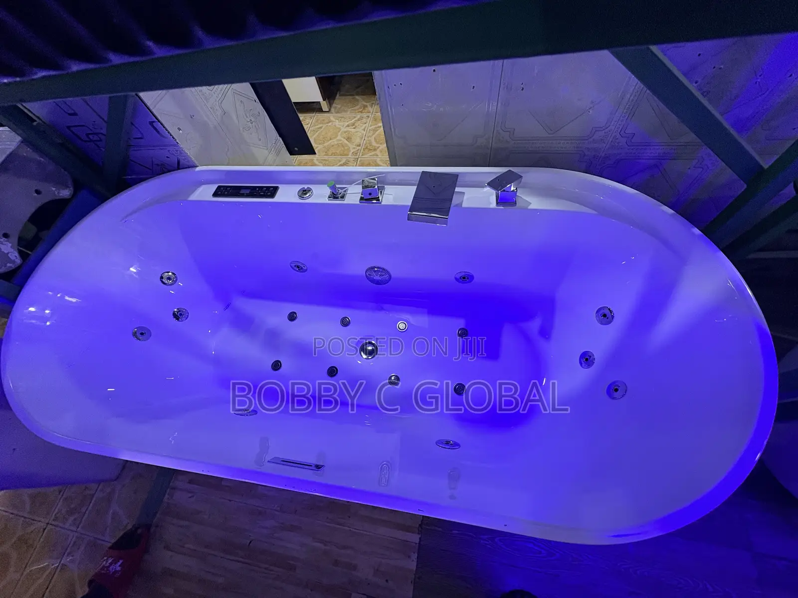 White Luxury Jacuzzi