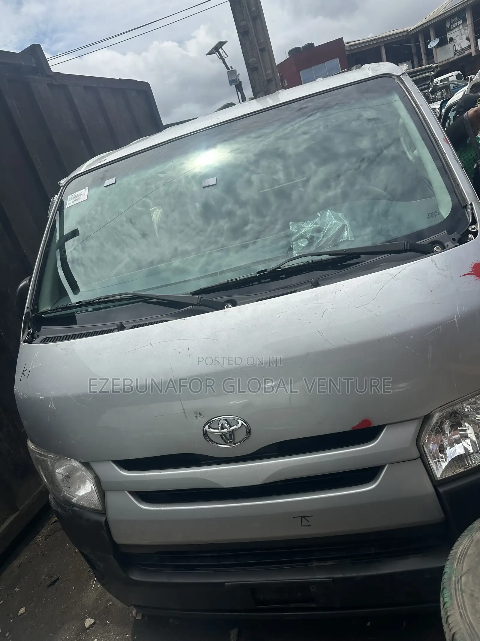 Toyota HiAce 2011 Silver