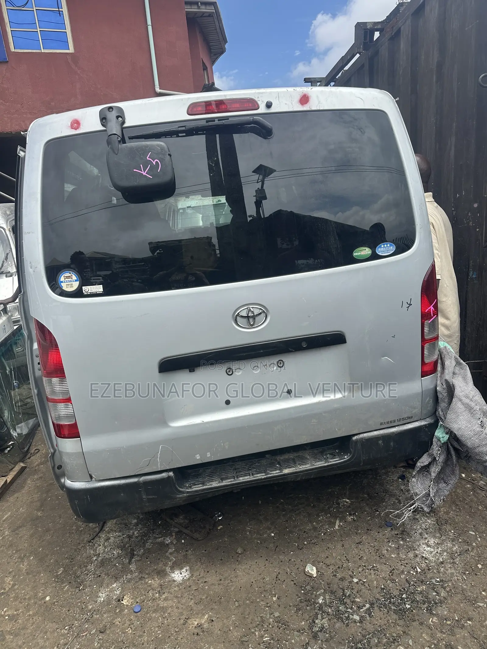 Toyota HiAce 2011 Silver