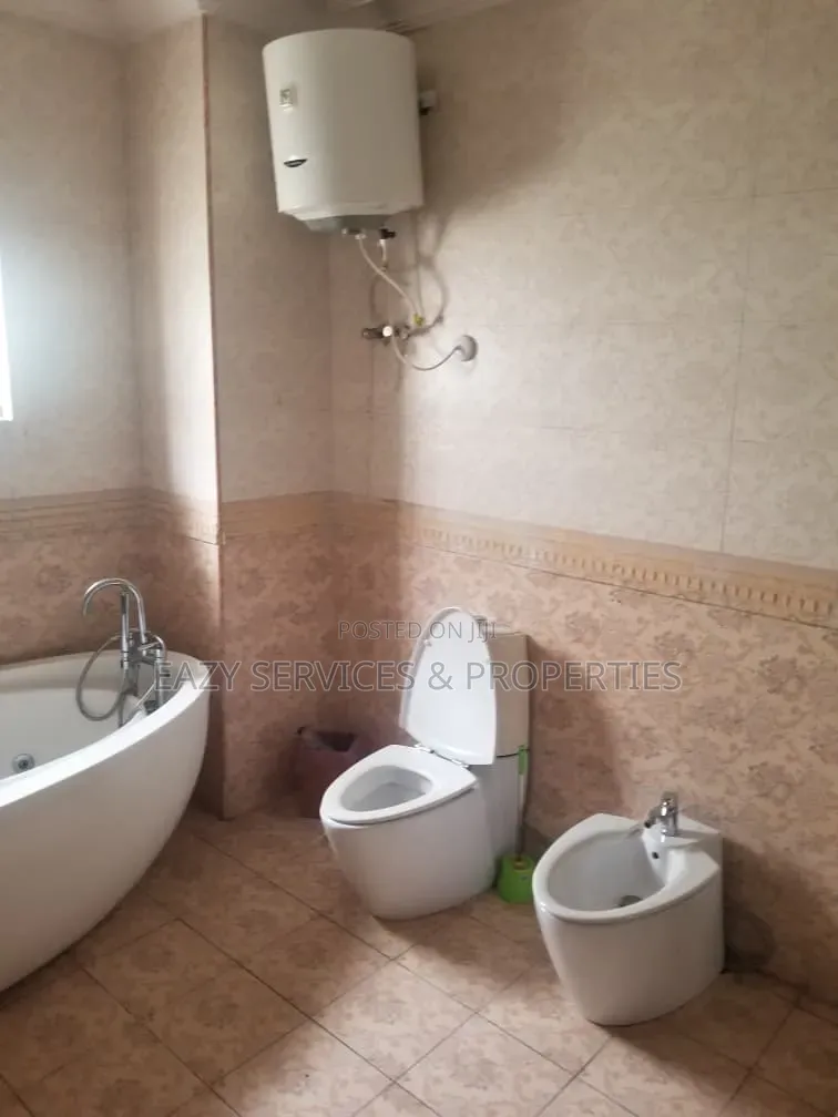 4bdrm Duplex in Gated And Secured, Banana Island for rent