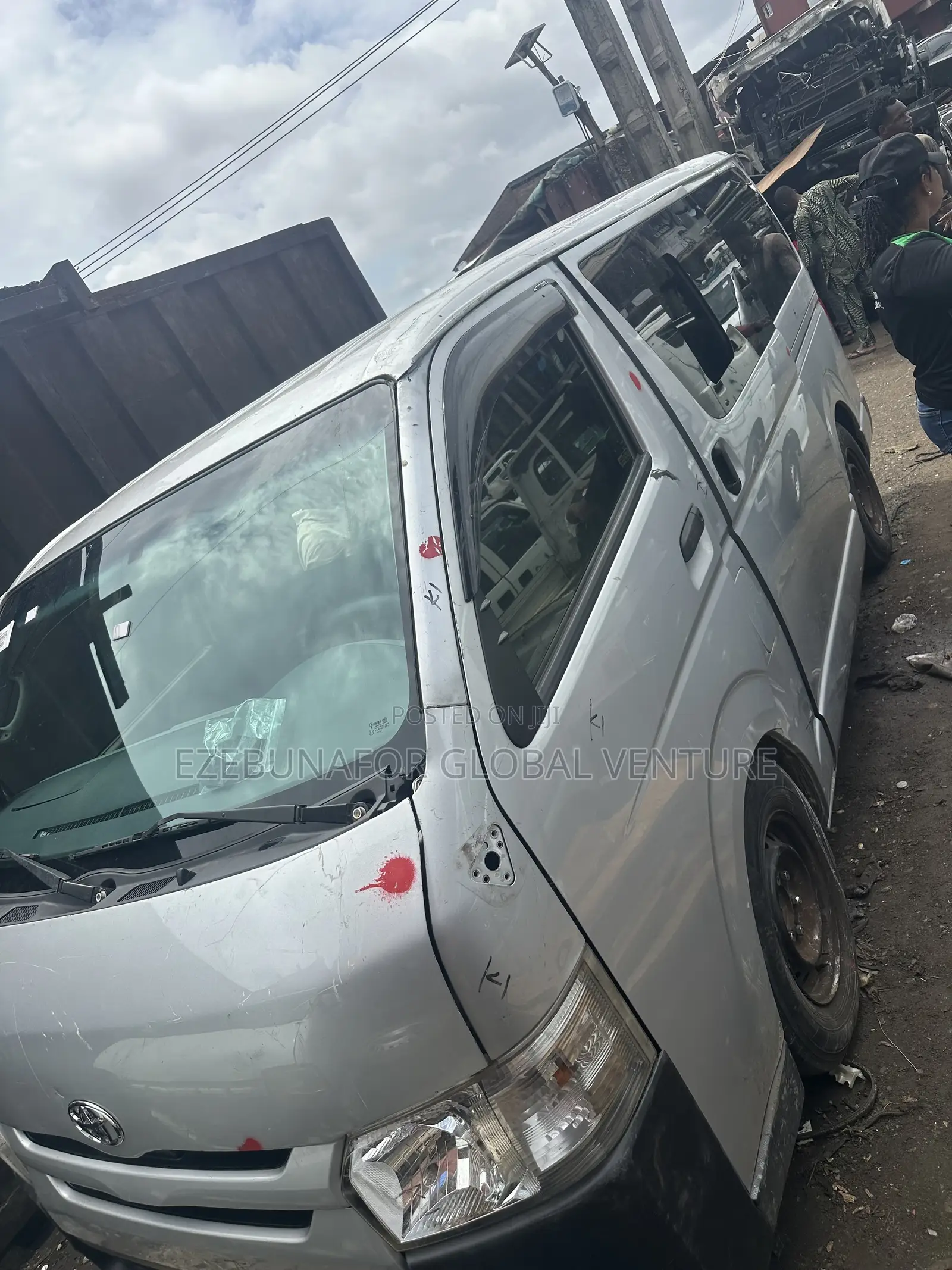 Toyota HiAce 2011 Silver