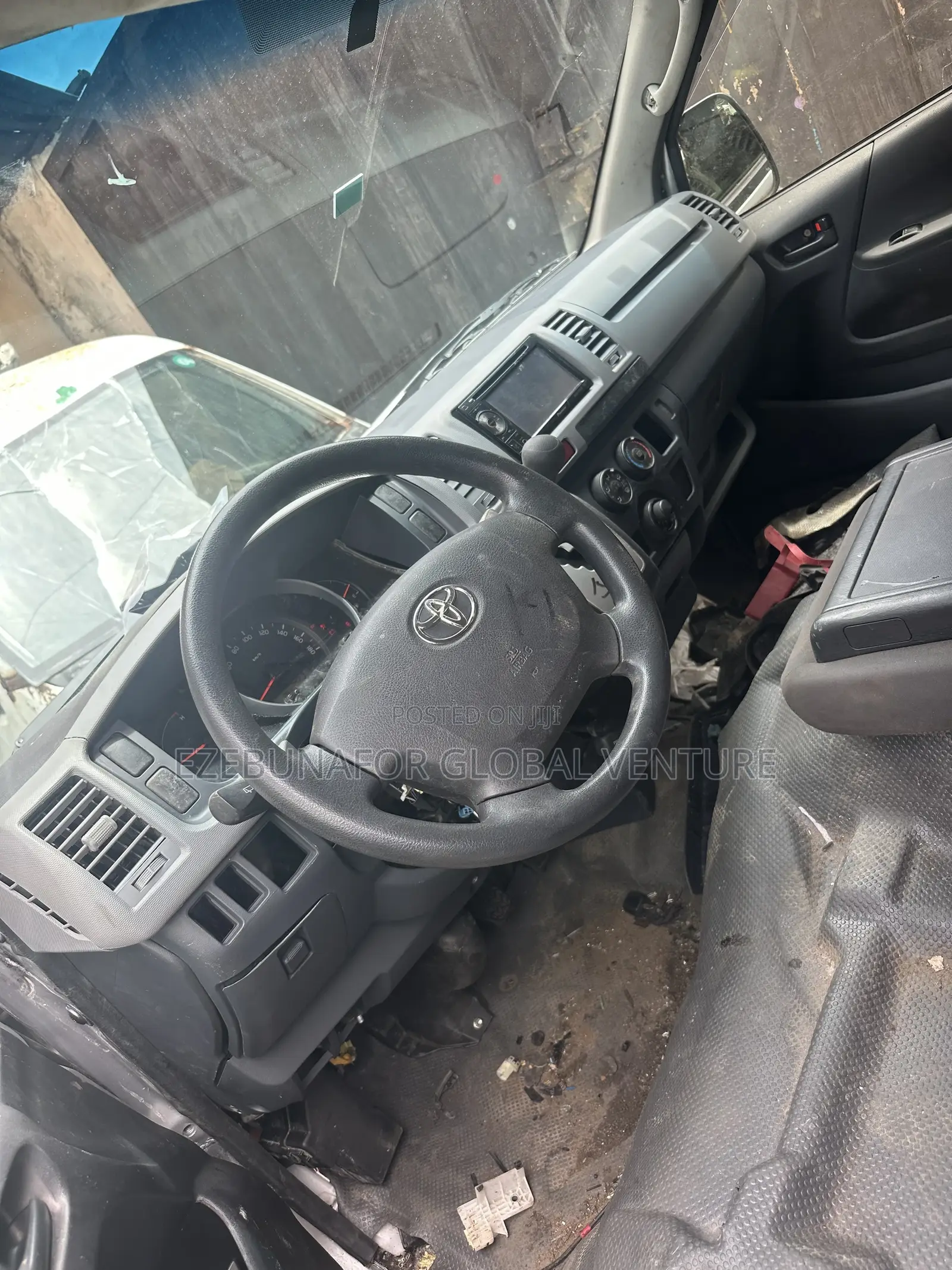 Toyota HiAce 2011 Silver
