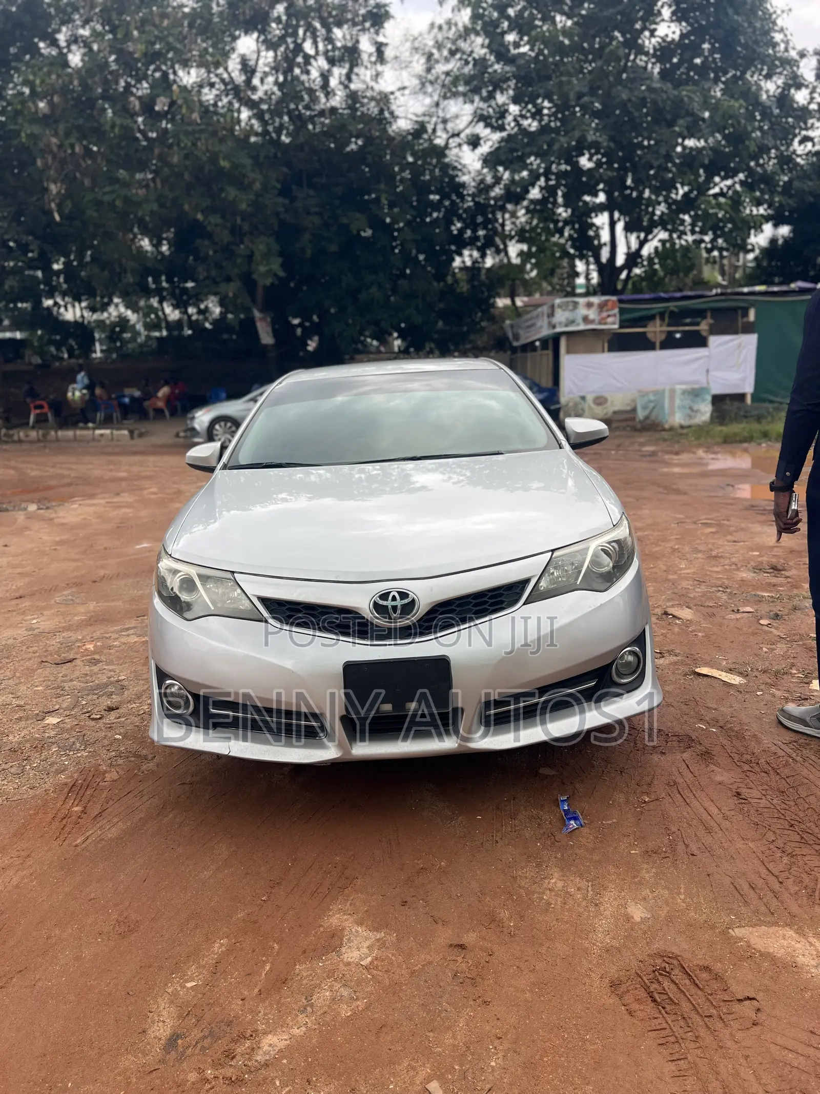 Toyota Camry SE 4dr Sedan (2.5L 4cyl 6A) 2013 Silver