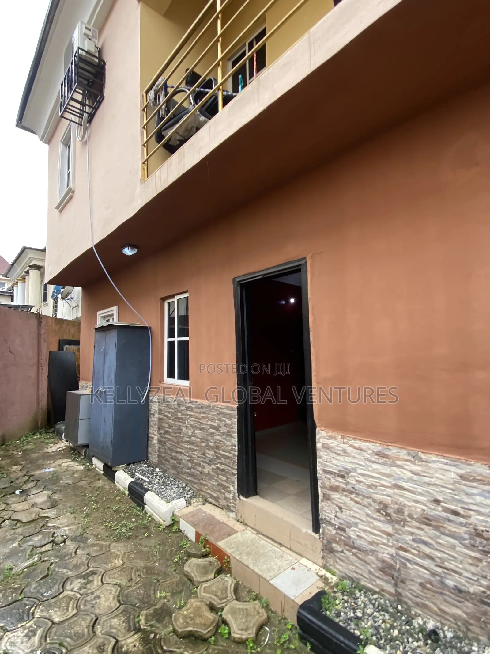 5bdrm Duplex in Divine Estate for sale