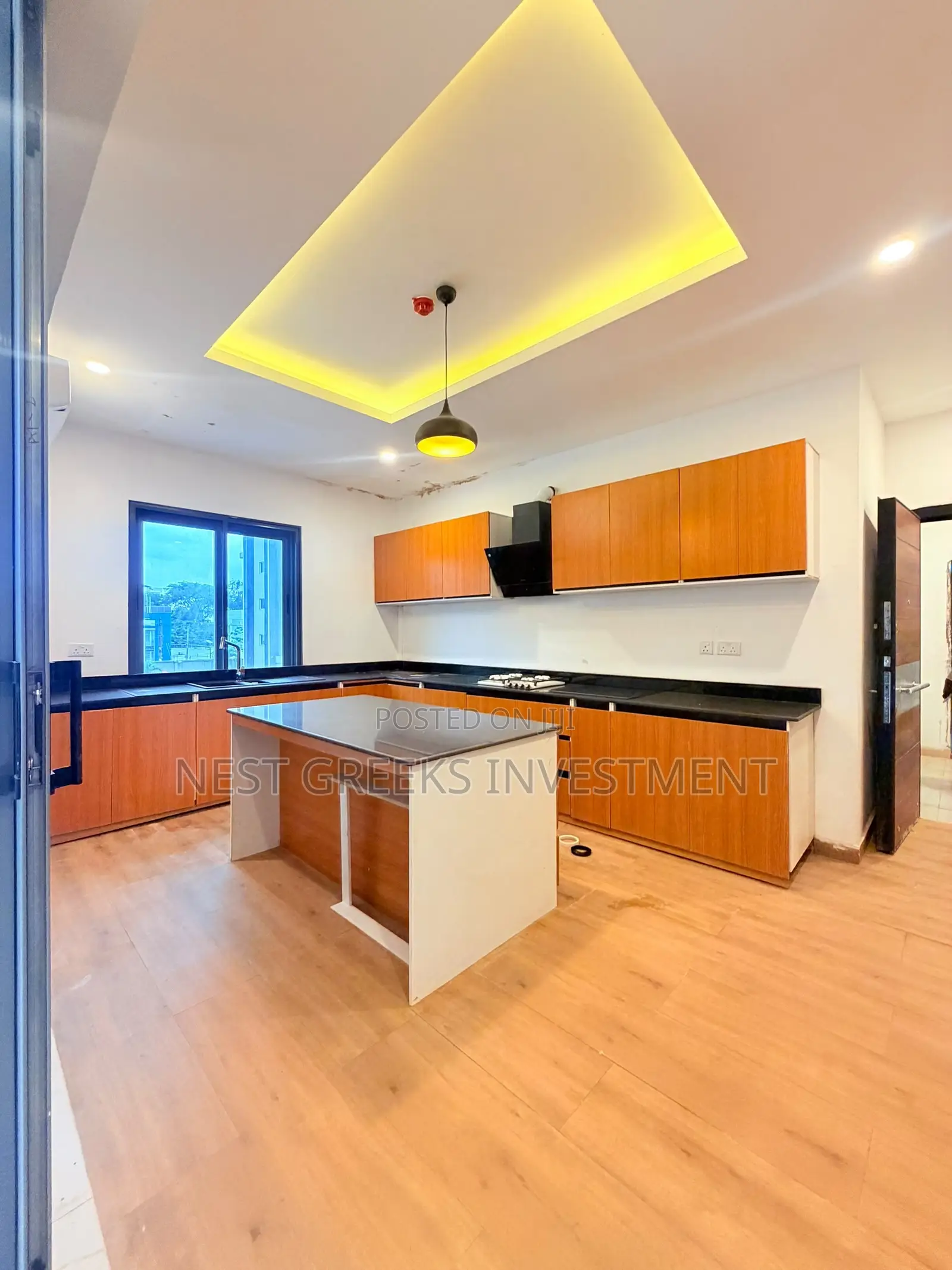 3bdrm Apartment in Ikeja GRA for rent