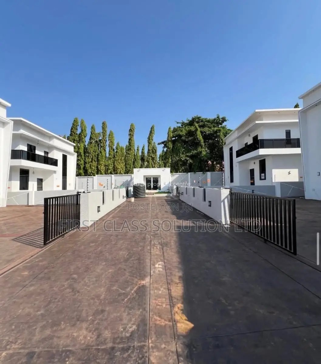 Furnished 5bdrm Duplex in Enugu State for sale