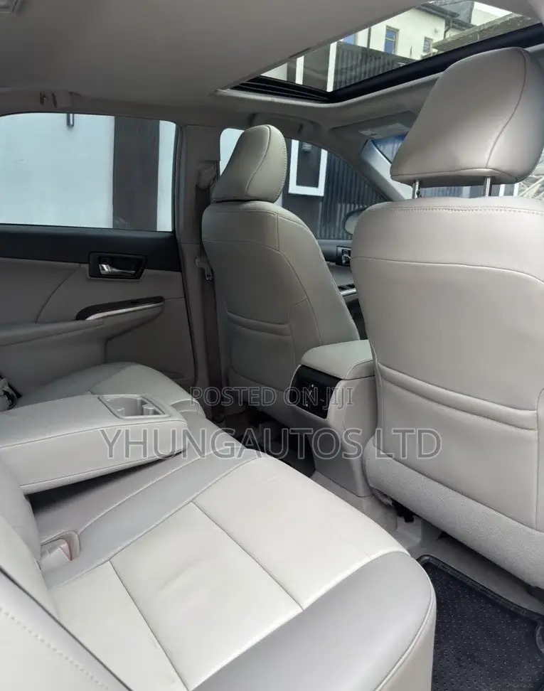 Toyota Camry XLE V6 4dr Sedan (3.5L 6cyl 6A) 2013 White