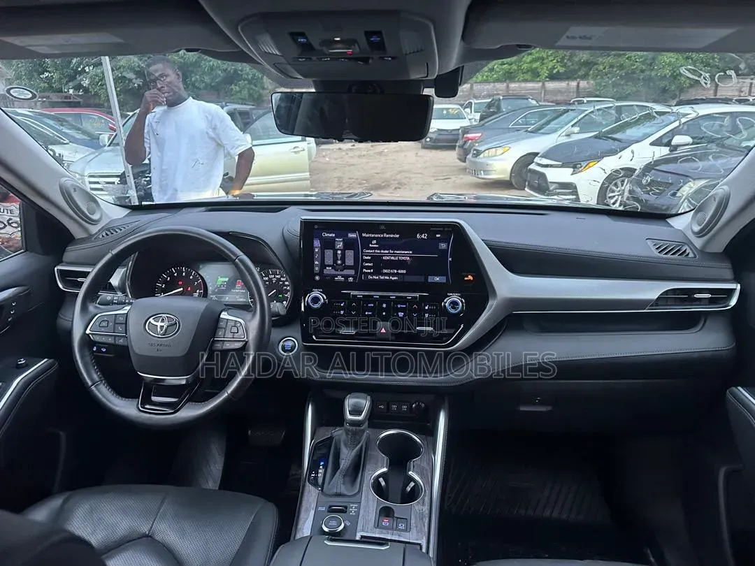 Toyota Highlander Platinum 2021 Silver