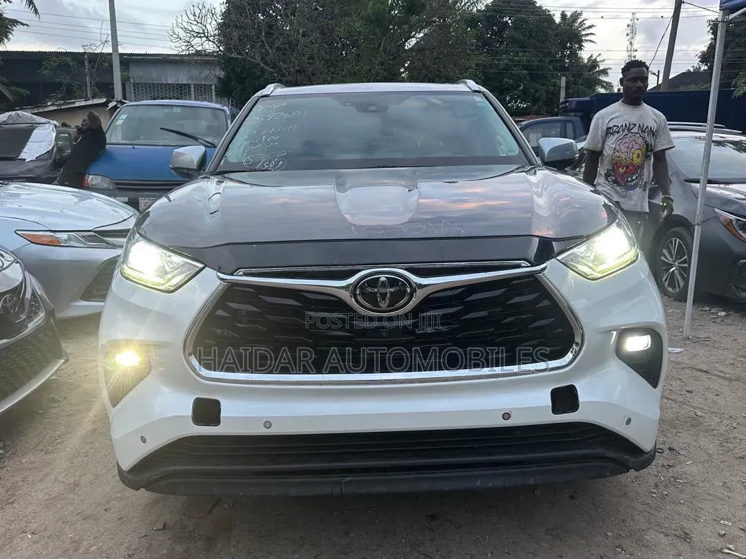 Toyota Highlander Platinum 2021 Silver