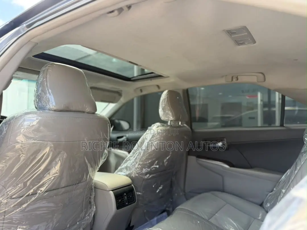 Toyota Camry XLE 4dr Sedan (2.5L 4cyl 6A) 2013 Gray