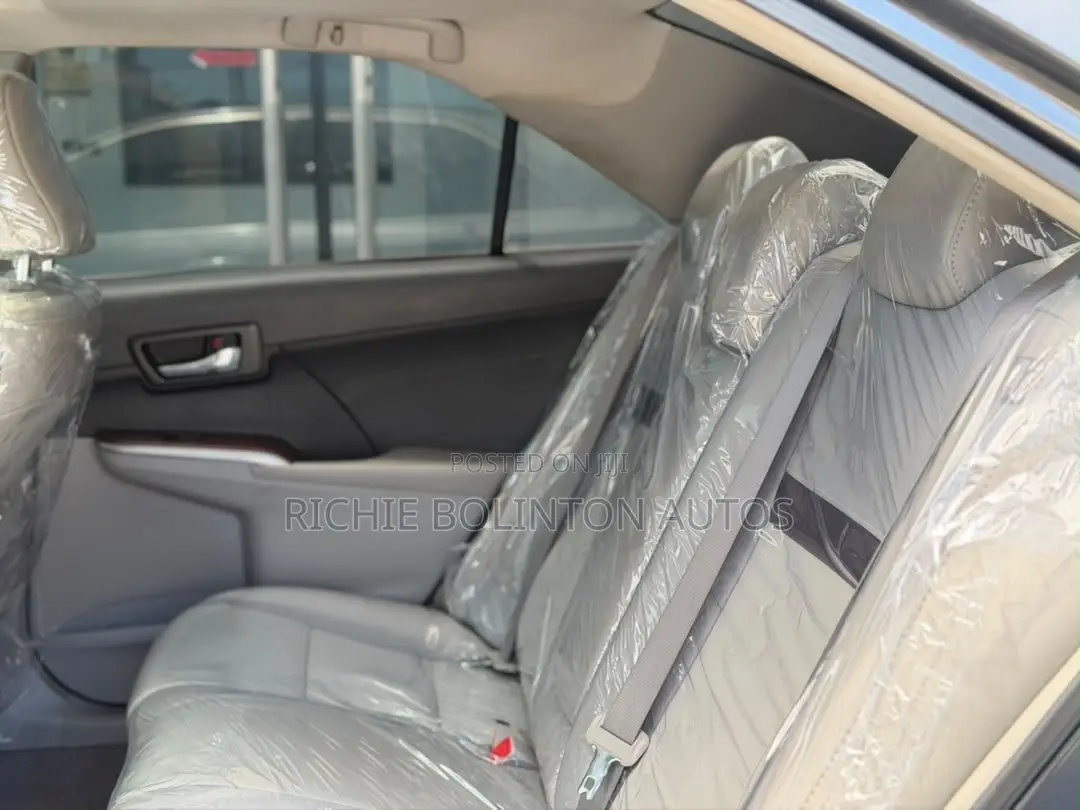 Toyota Camry XLE 4dr Sedan (2.5L 4cyl 6A) 2013 Gray