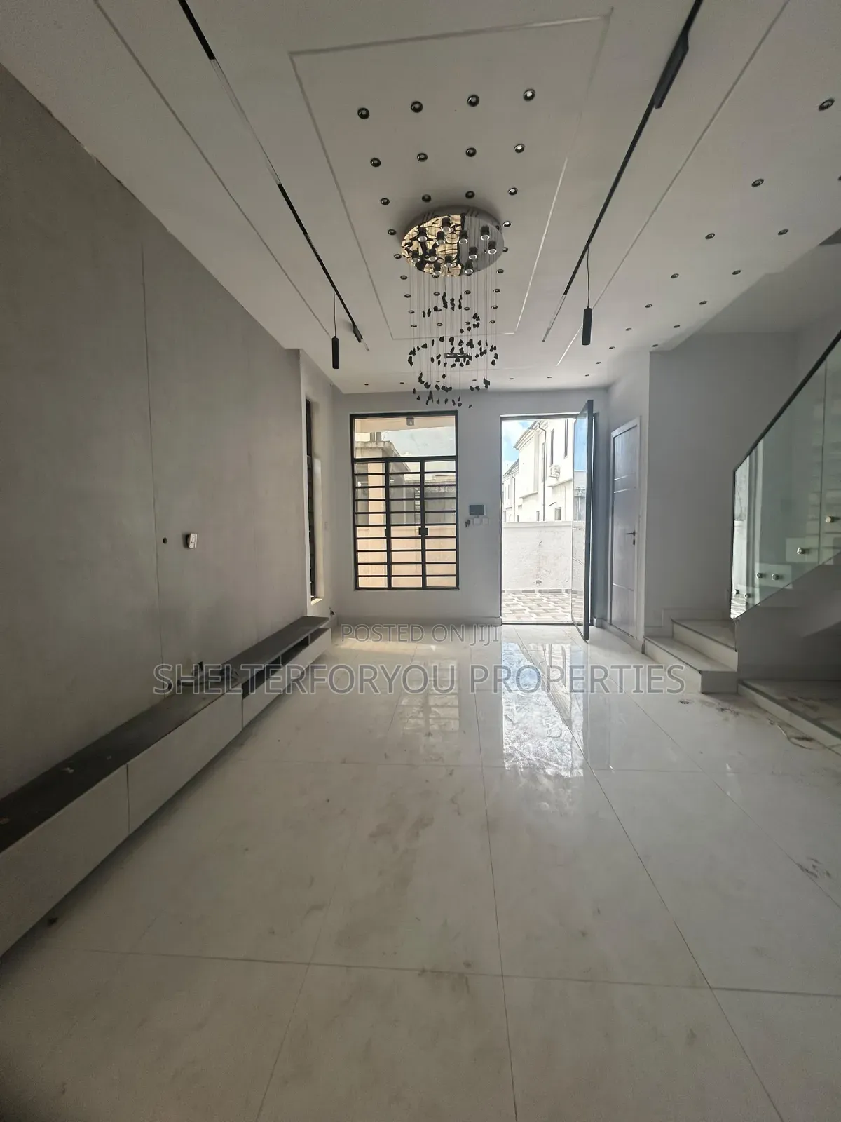 4bdrm Duplex in Ikota for sale