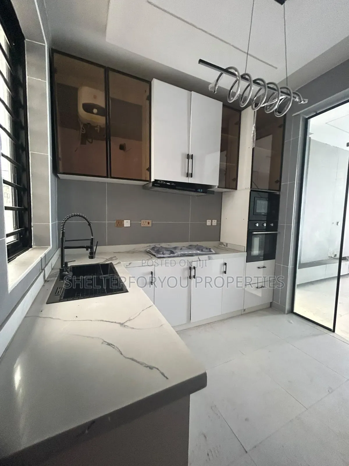 4bdrm Duplex in Ikota for sale
