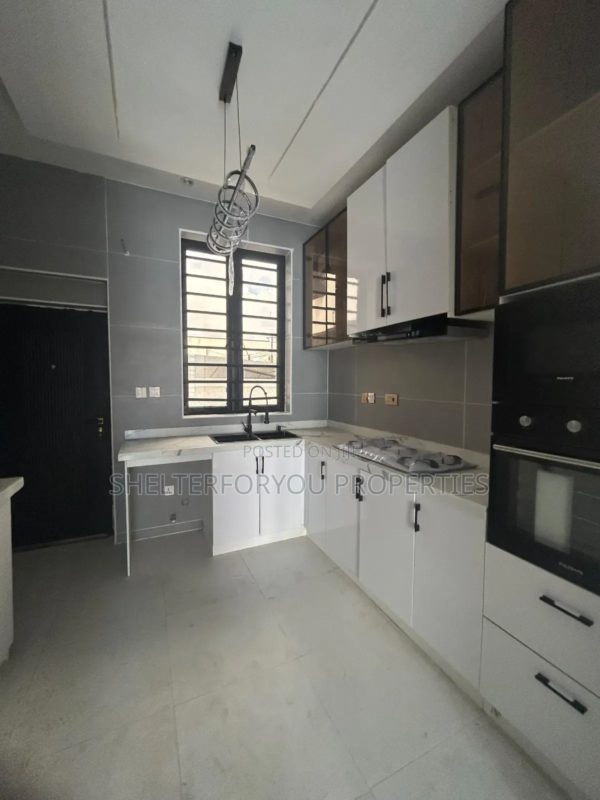 4bdrm Duplex in Ikota for sale