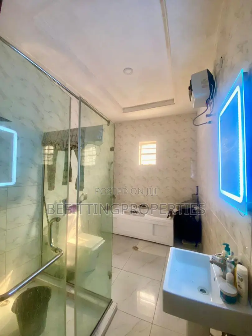 4bdrm Duplex in Lekki for sale